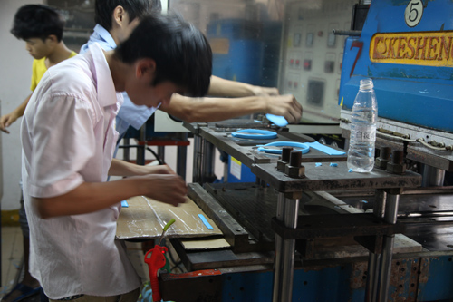 制样机.jpg 制样机.jpg